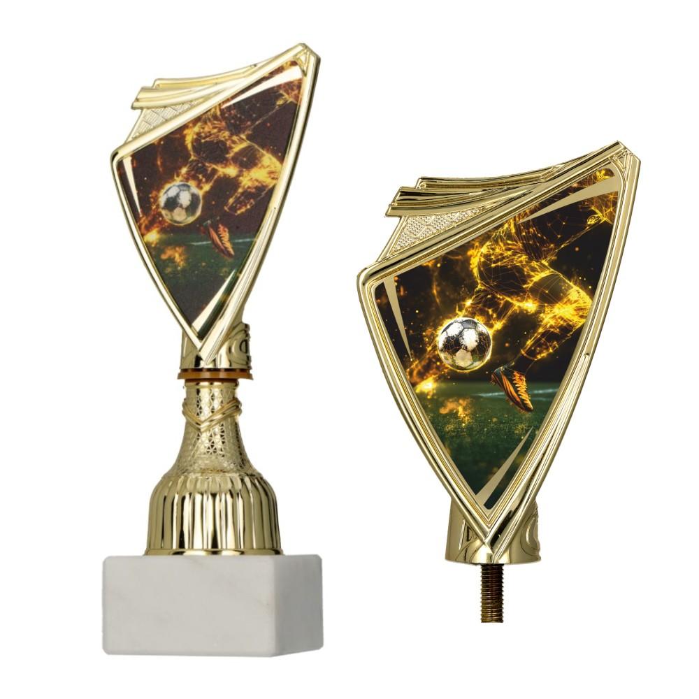 cupa aurie din plastic cu emblema de fotbal pe soclu