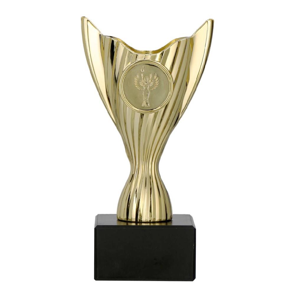 cupa de plastic pentru premiere sportiva pe podium