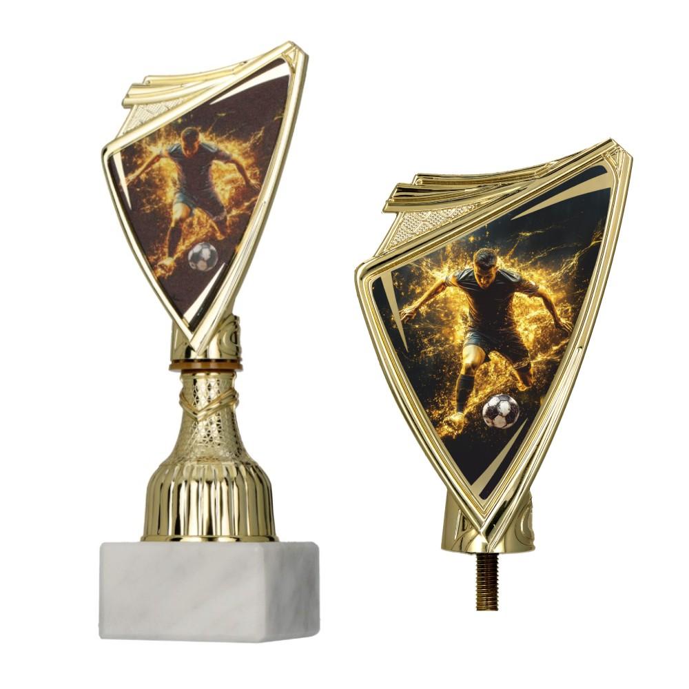 cupa aurie din plastic cu emblema de fotbal pe soclu